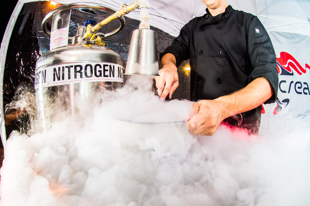 Liquid Nitrogen Ice Cream and Dragons Breath Popcorn Smoke Clounds